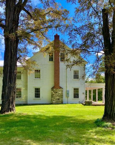 403 Mills Cross Rd, Staatsburg, NY 12580-5414