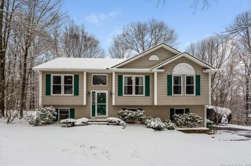 26 Scarboro Rd, Hebron, CT 06248-1338