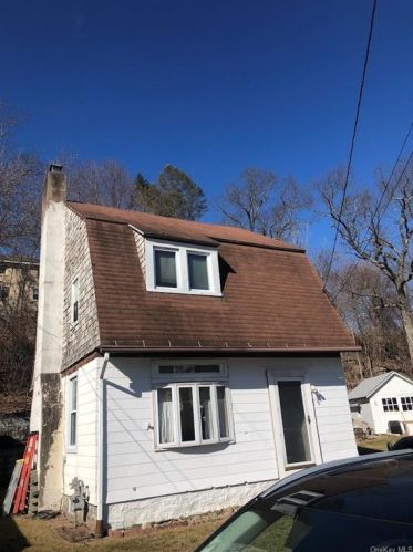 16 Circle Dr, Tuxedo Park NY  10987-4420 exterior