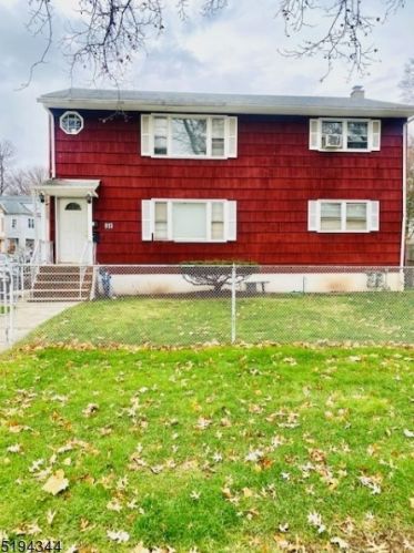 913 Warren St, Roselle, NJ 07203-2115