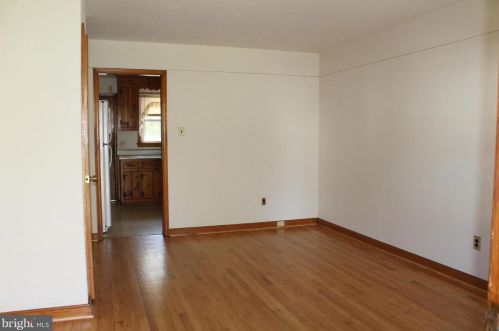218 Hillcrest Dr, Fredericksburg VA  22401-4010 exterior