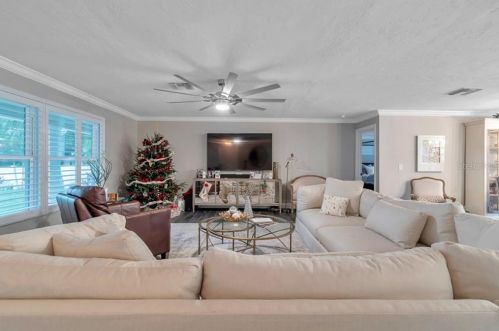 4592 40 St, Saint Petersburg FL  33714-2220 exterior
