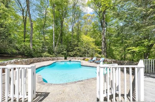 923 New Norwalk Rd, New Canaan, CT 06840-6445