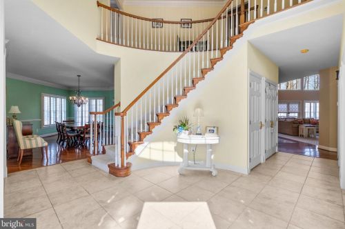 3201 Ox Meadow Ct, Herndon, VA 20171-1747