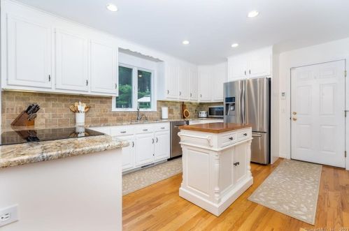 32 Brighton Dr, East Granby, CT 06026-9423