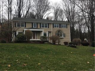 91 Old Hollow Rd, Bridgeport, CT 06611-5544