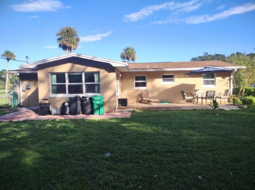 5301 Winter Garden Pkwy, Fort Pierce FL  34951-2064 exterior