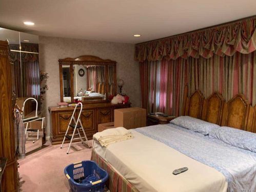 192 Hickory Rd, Woodsburgh NY  11598 exterior