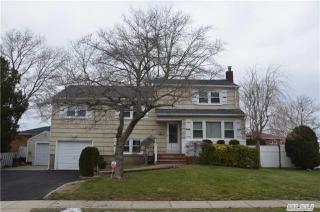 20 Gardenia Ln, Hicksville NY  11801-2009 exterior