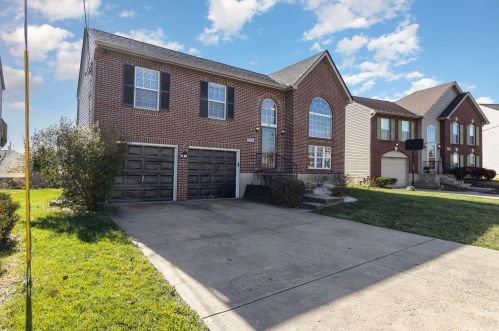 1555 Clovernook Dr, Covington, KY 41018-4038