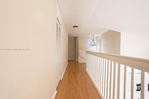 3136 176 Ter, Hollywood FL 33029-5556 exterior