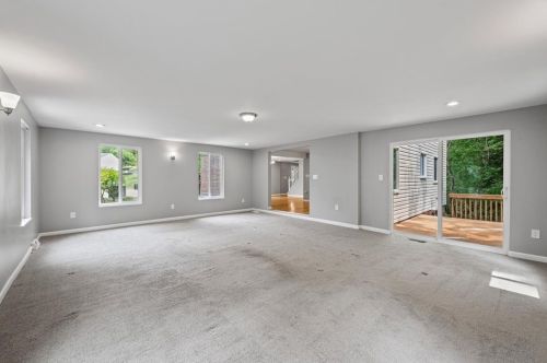 105 Lingay Ct, Glenshaw PA  15116-1035 exterior