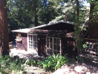 2594 Leimert Blvd, Oakland, CA 94602-2022