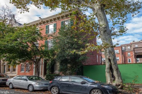 558 18th St, Philadelphia, PA 19130-3925
