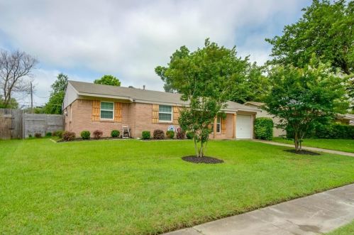 301 Wake Dr, Richardson, TX 75081-3644