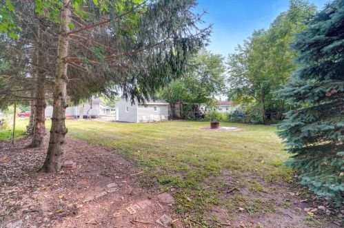 9018 26th Ave, Kenosha WI  53143-6614 exterior