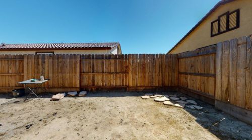 2479 Mountainside Dr, Los Banos CA  93635-8825 exterior