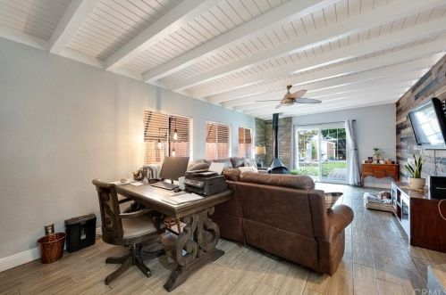 5811 Darlington Ave, Buena Park CA  90621-2108 exterior