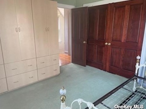 10 Maple Dr, North Lindenhurst NY  11757-1308 exterior