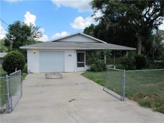 60 Winthrop Ave, Umatilla, FL 32784-9035