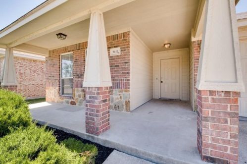 3132 Royal Crest Dr, Fort Worth TX  76140-8634 exterior