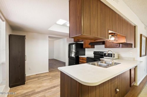 19407 13th Dr, Phoenix, AZ 85027-4603