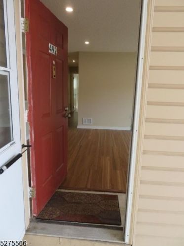 492 Danbury Ln, East Brunswick NJ  08816-5120 exterior