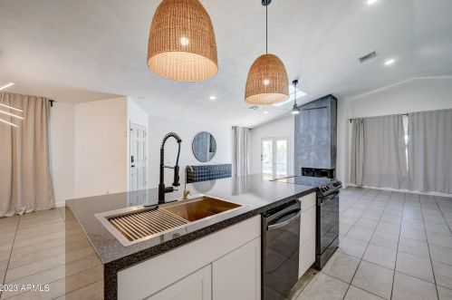 4945 Acoma Dr, Glendale AZ  85306-3827 exterior