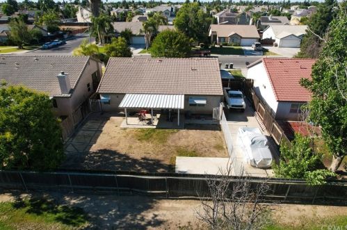 10717 Anacostia Way, Bakersfield CA 93311-3203 exterior