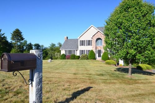 8 Wood Duck Cir, Sandown, NH 03873-2151