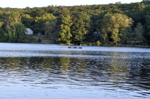 191 Lakeside Dr, Ridgefield, CT 06877-2103