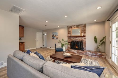 855 B St, Liberty Farms CA  95620-3311 exterior