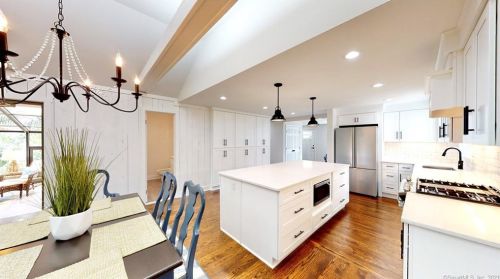 45 Kirkside Ave, Milford CT  06460-5919 exterior