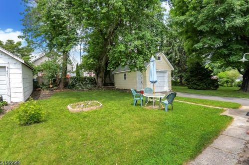 233 3 Ave, Manville NJ  08835-1314 exterior