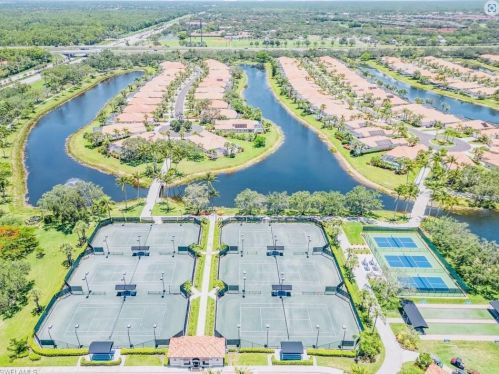 4199 Los Altos Ct, Naples FL  34109-1315 exterior