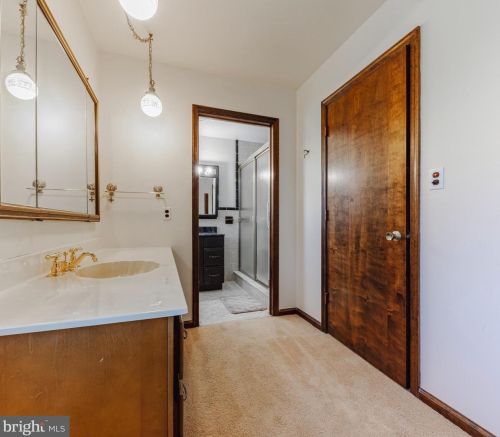 520 Lakeview Dr, Auburn NJ  08085-1248 exterior