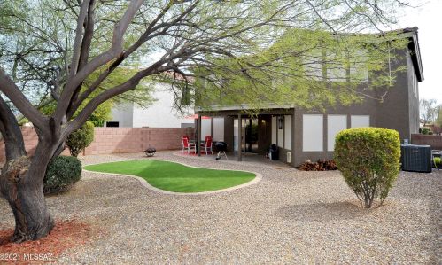 3944 Pine Creek Way, Tucson AZ 85745-7115 exterior