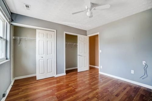 19 Plymouth Ln, Covington KY 41018-2757 exterior