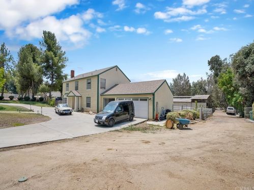 18485 Falling Water Way, Riverside, CA 92504-9631