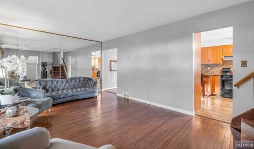 284 Howell Rd, Englewood NJ  07631-2106 exterior