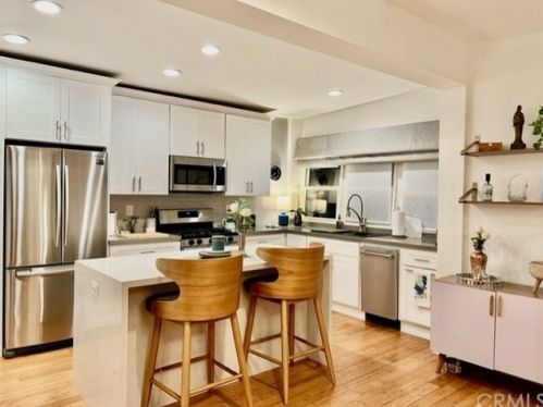 58 Saratoga, Newport Beach CA  92660-6148 exterior