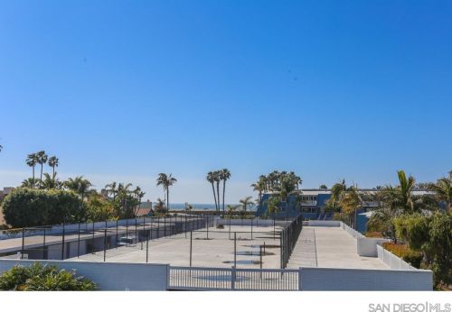 80 Montego Ct, San Diego CA 92118-3253 exterior