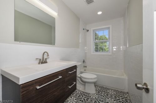 269 Teaneck Rd, Ridgefield Park NJ  07660-2004 exterior