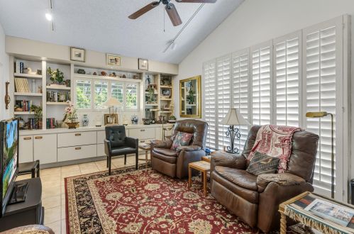 32 Lincoln Pl, Rancho Mirage CA  92270-1970 exterior