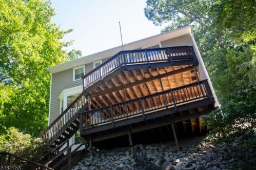 159 Cupsaw Dr, Skyline Lakes, NJ 07456-2303