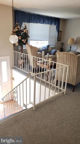 11 Mint Leaf Dr, Trenton NJ 08690-2217 exterior