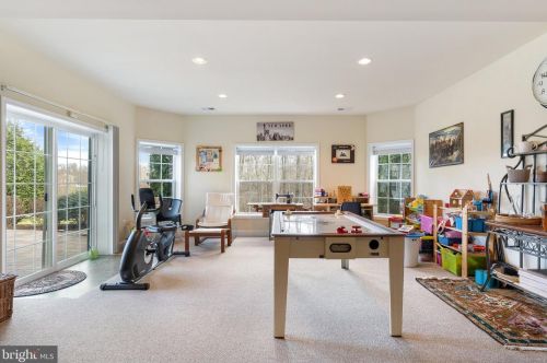 15 Lackawanna Ln, Falling Waters WV  25419-9402 exterior