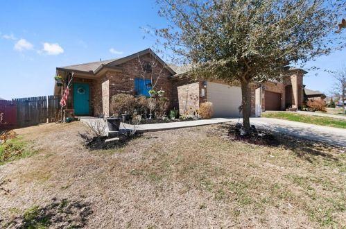 150 Dragon Ridge Rd, Creedmoor, TX 78610-5777