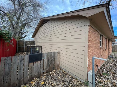 3404 Royal Crst Dr, Fort Worth TX 76140-2716 exterior