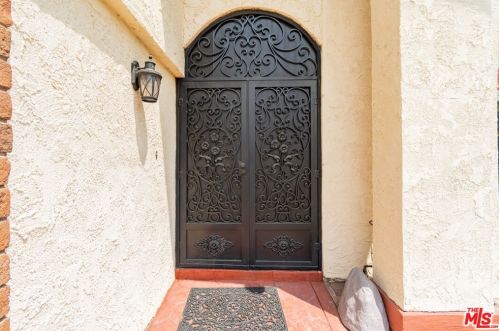 2633 Klamath Ct, Riverside, CA 92503-6211